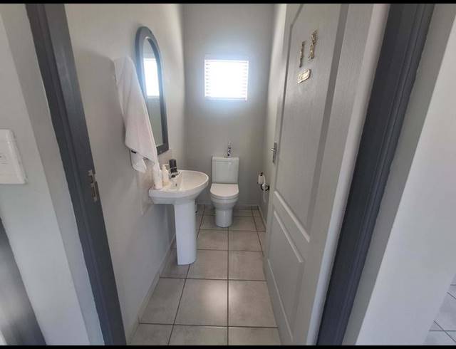 5 BEDROOM HOUSE FOR SALE IN SEEMEEU PARK